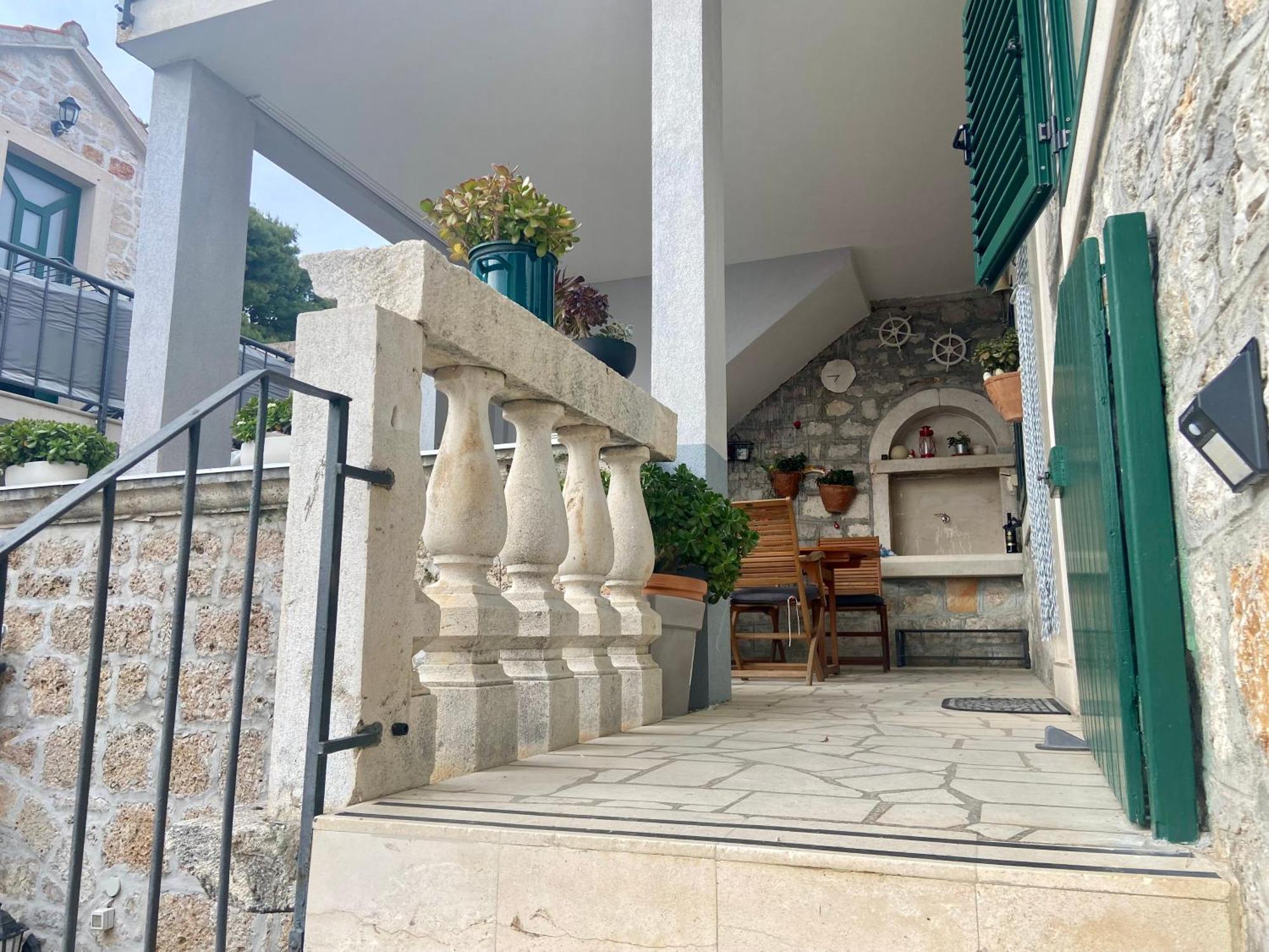 Apartment Simon - Old Stone Charm, Central Bol Life Luaran gambar