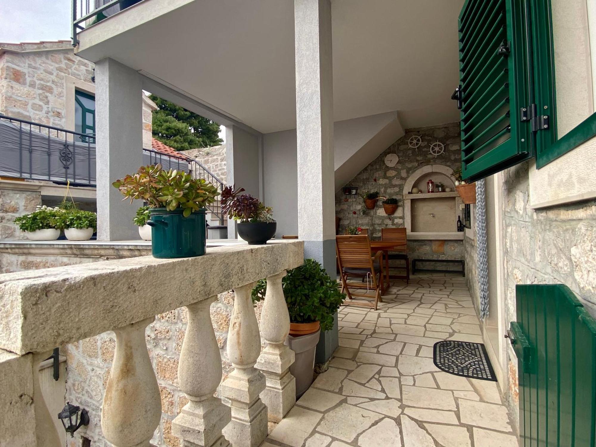 Apartment Simon - Old Stone Charm, Central Bol Life Luaran gambar